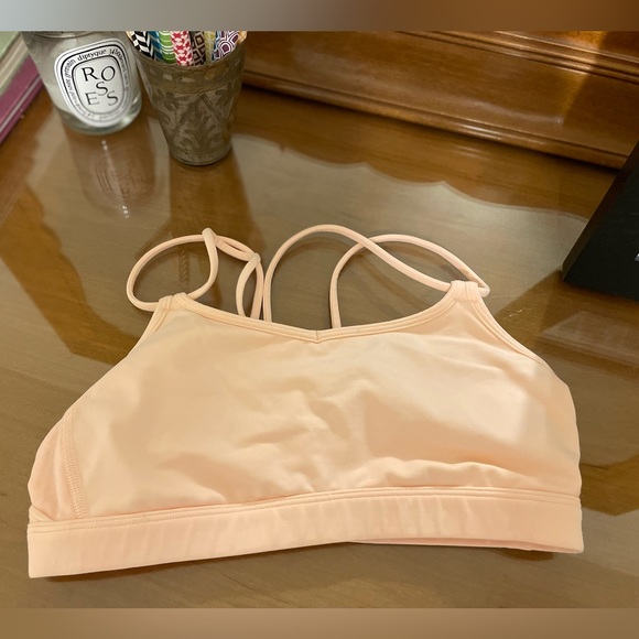 Lululemon Make a move bra in minty pink - Picture 4 of 5